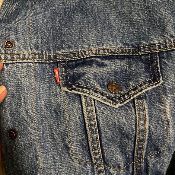 Levi’s Sherpa Jacket w/ logo - Picture 6 of 6